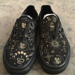 Womens/Youth Vans “Witchy Vibes” Sneaker Size 5.5